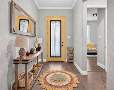 6820 Westbury Drive - Photo Thumbnail 13