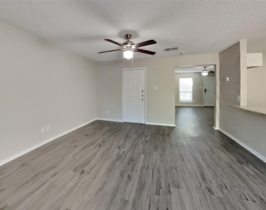 621 Meadowview Drive - Photo Thumbnail 1