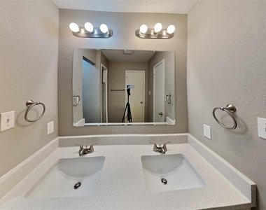 1562 Tiffany Forest Lane - Photo Thumbnail 9