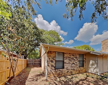 1562 Tiffany Forest Lane - Photo Thumbnail 17