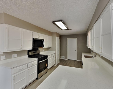 1562 Tiffany Forest Lane - Photo Thumbnail 4