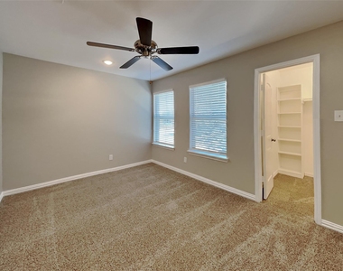 345 Chalkstone Drive - Photo Thumbnail 10