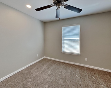 345 Chalkstone Drive - Photo Thumbnail 13