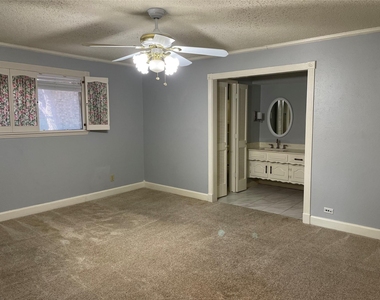 1112 Joanna Circle - Photo Thumbnail 4