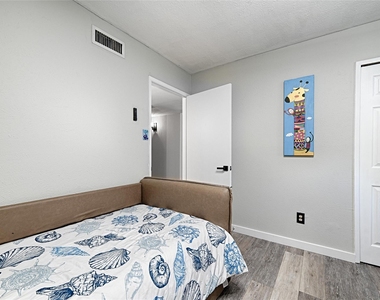 6536 Mesquite Trail - Photo Thumbnail 15