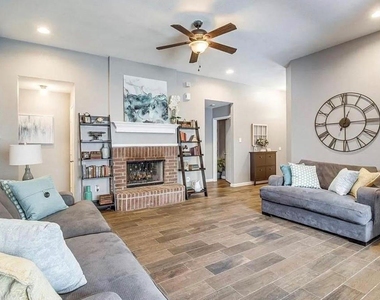 505 Harvard Drive - Photo Thumbnail 2