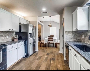 505 Harvard Drive - Photo Thumbnail 6