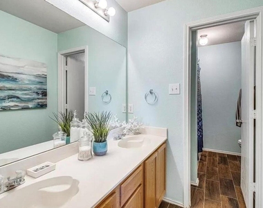 505 Harvard Drive - Photo Thumbnail 12