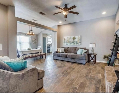 505 Harvard Drive - Photo Thumbnail 4