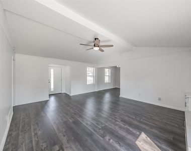 5812 Regatta Circle - Photo Thumbnail 10