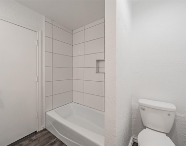 5812 Regatta Circle - Photo Thumbnail 29