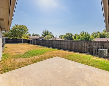 5812 Regatta Circle - Photo Thumbnail 3