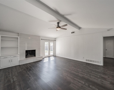 5812 Regatta Circle - Photo Thumbnail 8