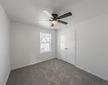 5812 Regatta Circle - Photo Thumbnail 17