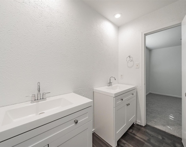 5812 Regatta Circle - Photo Thumbnail 30