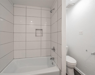 5812 Regatta Circle - Photo Thumbnail 28