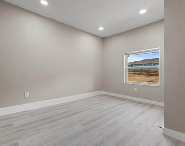 1903 Beauford Road - Photo Thumbnail 10