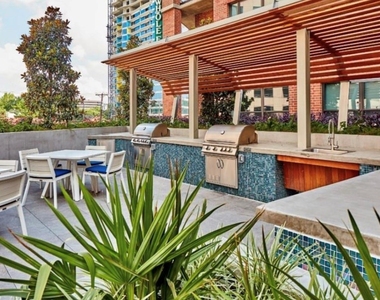 2525 State Street - Photo Thumbnail 32