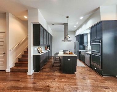 2525 State Street - Photo Thumbnail 7