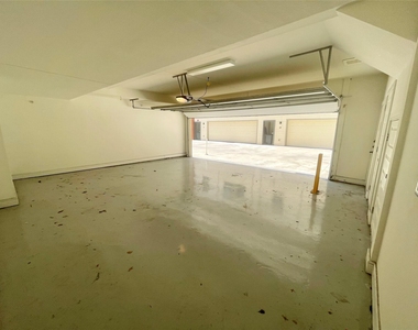 2525 State Street - Photo Thumbnail 5
