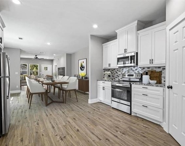 516 E Heron Street - Photo Thumbnail 1