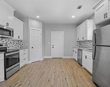 512 E Heron Street - Photo Thumbnail 2