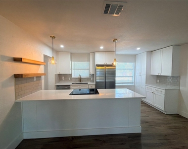 2309 Ballycastle Drive - Photo Thumbnail 2