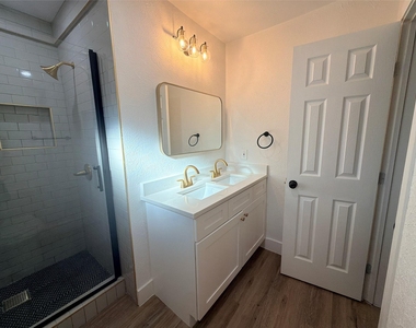 2309 Ballycastle Drive - Photo Thumbnail 8
