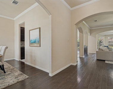 616 Cayden Court - Photo Thumbnail 10