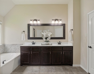 616 Cayden Court - Photo Thumbnail 21