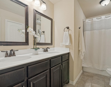 616 Cayden Court - Photo Thumbnail 17