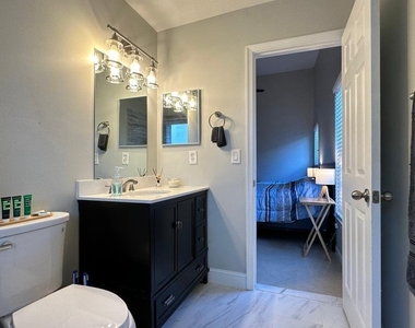 5811 Nw 57th Avenue - Photo Thumbnail 12
