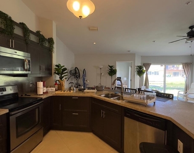 5811 Nw 57th Avenue - Photo Thumbnail 7