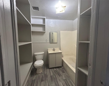 218 8th Street - Photo Thumbnail 4