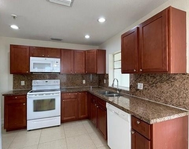 22744 Sw 55th Avenue - Photo Thumbnail 6