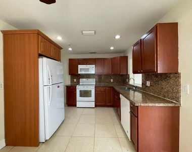 22744 Sw 55th Avenue - Photo Thumbnail 8
