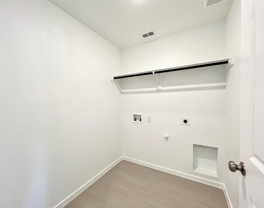 4109 Drifters Bend Drive - Photo Thumbnail 13