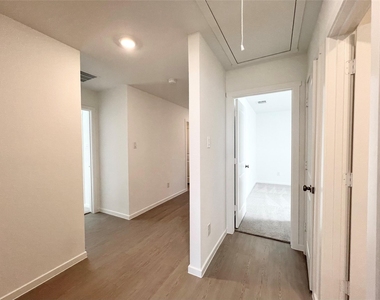 4109 Drifters Bend Drive - Photo Thumbnail 5
