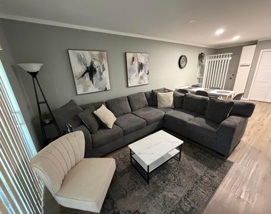 2210 Ne 67th Street - Photo Thumbnail 14