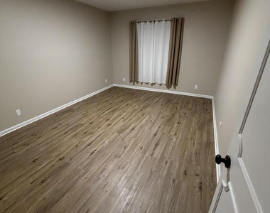 2210 Ne 67th Street - Photo Thumbnail 8