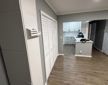 2210 Ne 67th Street - Photo Thumbnail 2