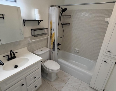 2210 Ne 67th Street - Photo Thumbnail 20