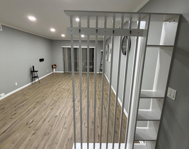 2210 Ne 67th Street - Photo Thumbnail 3