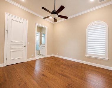 11209 Orange Hibiscus Lane - Photo Thumbnail 16