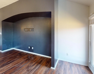 1815 Shanna Drive - Photo Thumbnail 8
