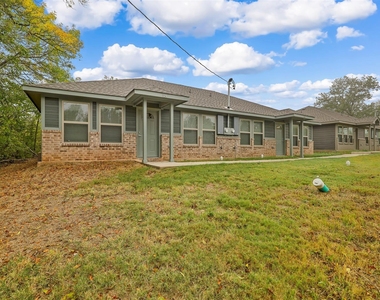 324 W Munson Street - Photo Thumbnail 10