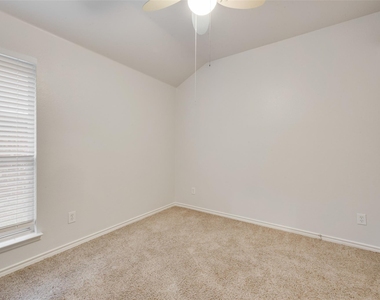 2760 Beacon Hill Drive - Photo Thumbnail 24