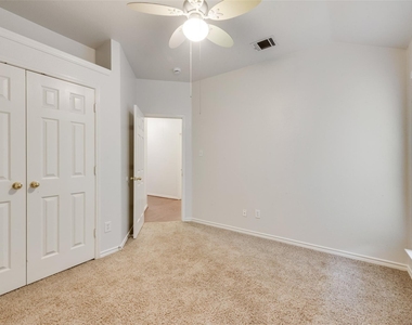 2760 Beacon Hill Drive - Photo Thumbnail 23