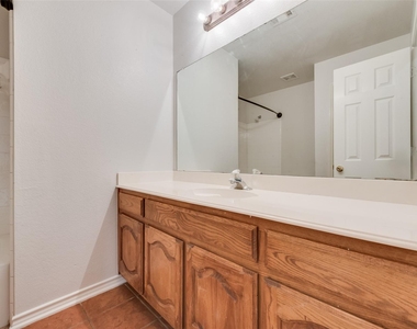 2760 Beacon Hill Drive - Photo Thumbnail 22