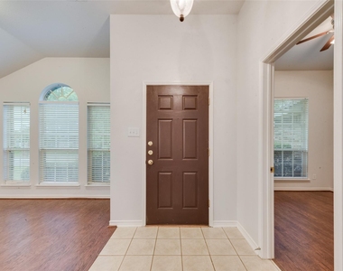 2760 Beacon Hill Drive - Photo Thumbnail 2